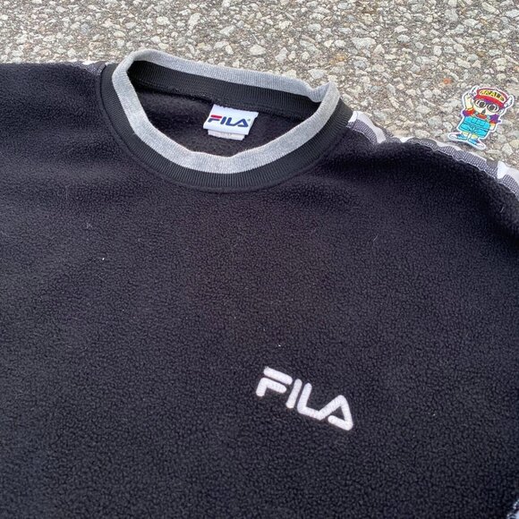 Vintage 90s Fila Black Embroidered Logo Fleece Sweater Made In Canada Medium - Picture 2 of 7